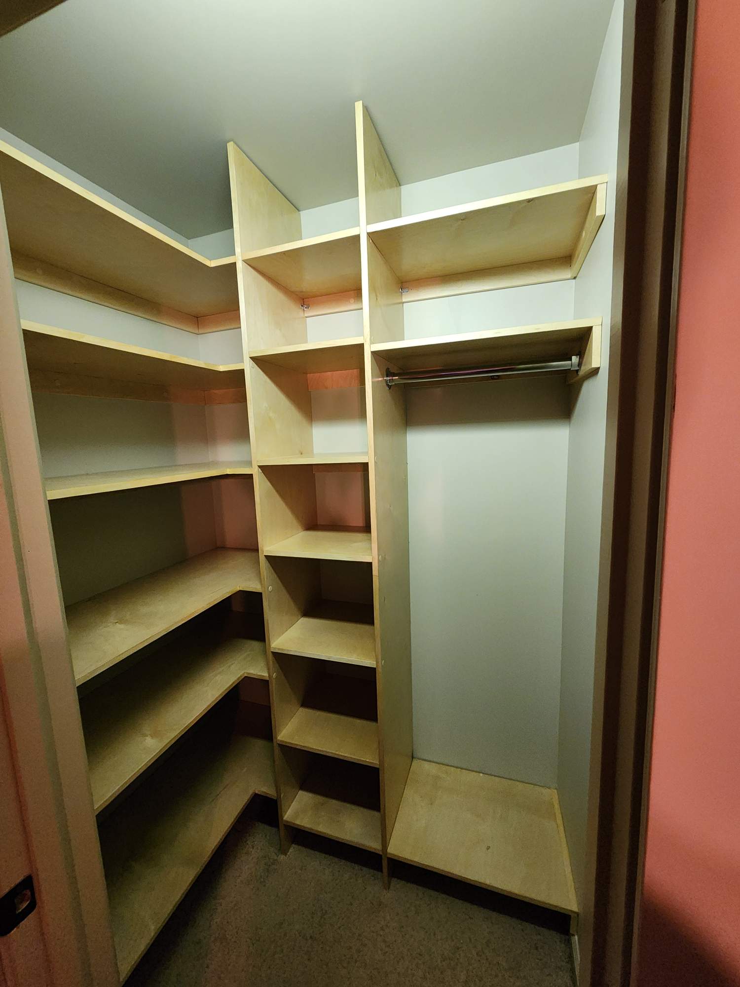Custom closet shelving system